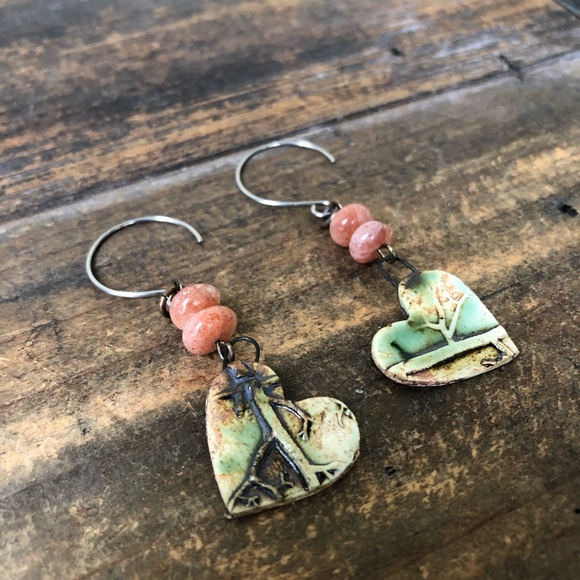 Ceramic Heart Gemstone Earrings - Picture 3 of 8